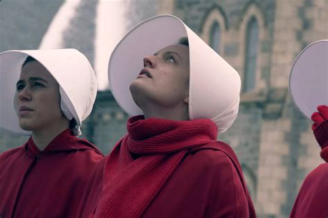  The Handmaid's Tale: Dystopijna przyszłość w cieniu totalitarnego reżimu!